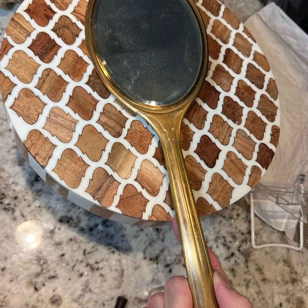 Elegant vanity handheld antique mirror excellent condition, see all pics.